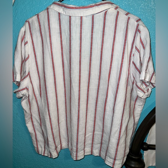 Universal Thread Linen Button Up - Picture 3 of 3